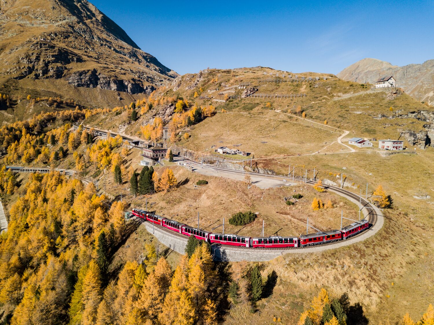 Bernina Express bei der Alp Grüm